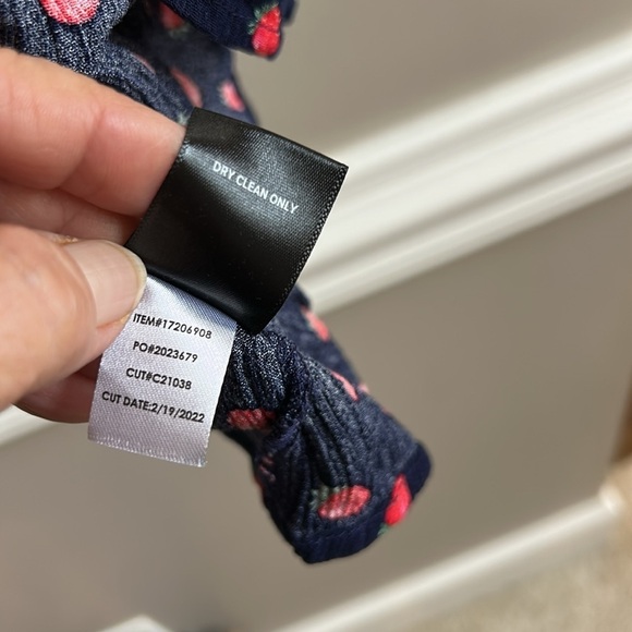 Torrid Babydoll Tank Gauze Crochet Strawberries Navy torrid 00(Women’s size 10) - Picture 6 of 9